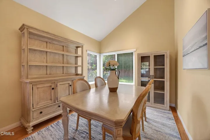 9-web-or-mls-Upmarket Media-5112Via050