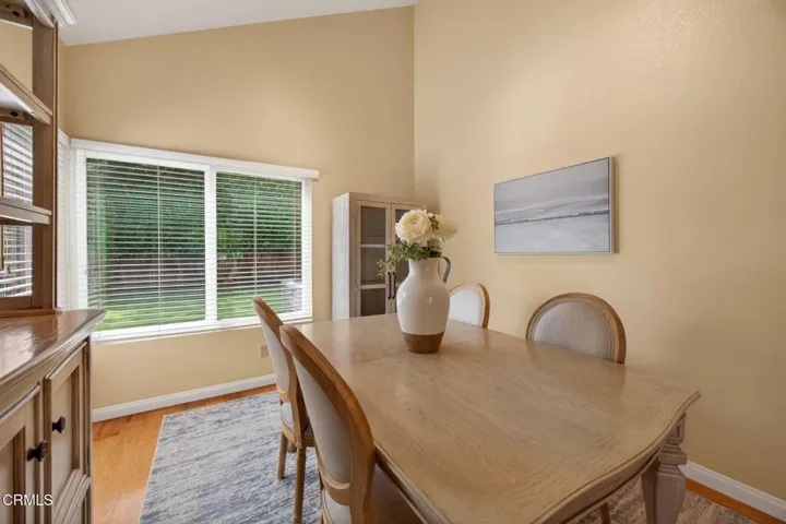 10-web-or-mls-Upmarket Media-5112Via052
