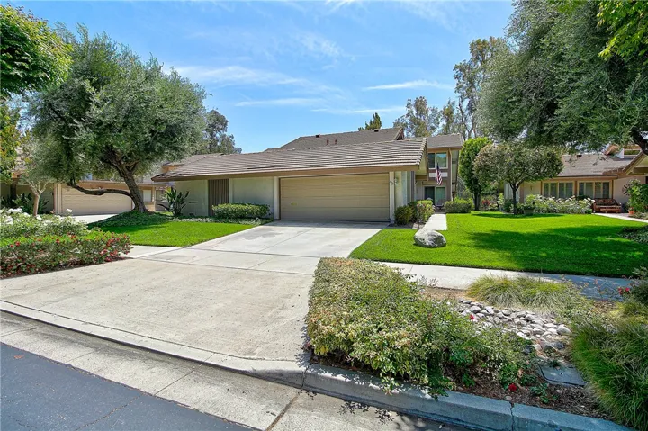 732 Via Zapata, Riverside, California 92507