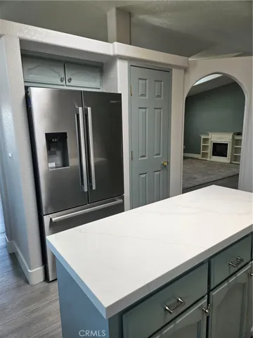 Kitchen Island Quartz Countertop