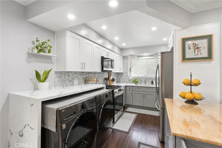 Laundry/kitchen area
