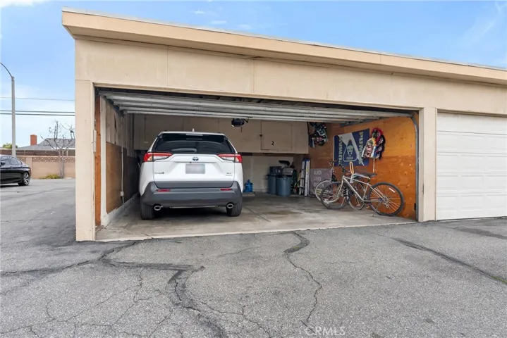 Shared 2 car garage