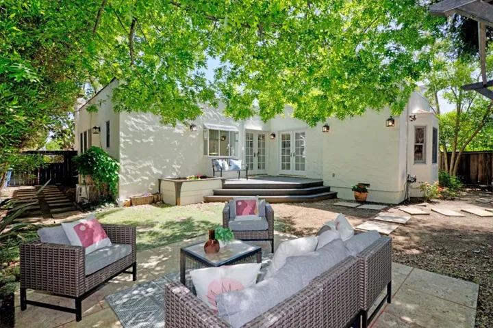 2330 Emerson Street, Palo Alto, California 94301
