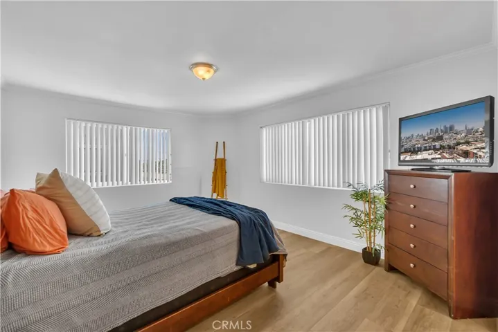 745 Claraday 6, Glendora, California 91740
