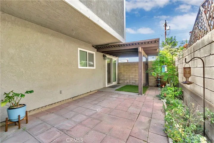 745 Claraday 6, Glendora, California 91740