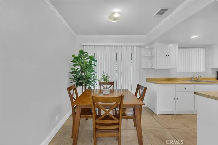 745 Claraday 6, Glendora, California 91740