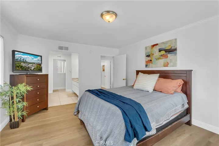 745 Claraday 6, Glendora, California 91740