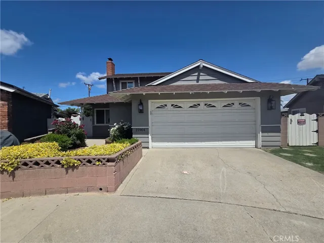 21904 Millpoint, Carson, California 90745