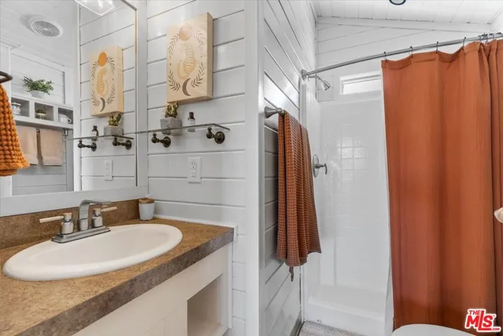 Cabin No. 3 Bath