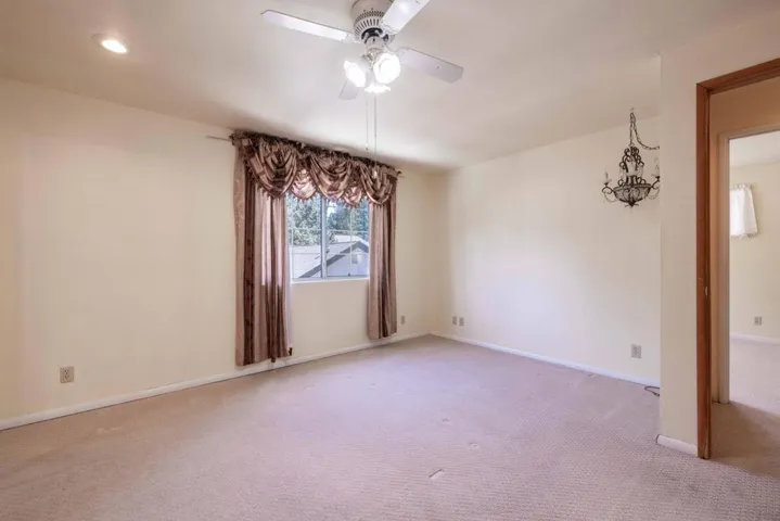 016_1st Bedroom 2
