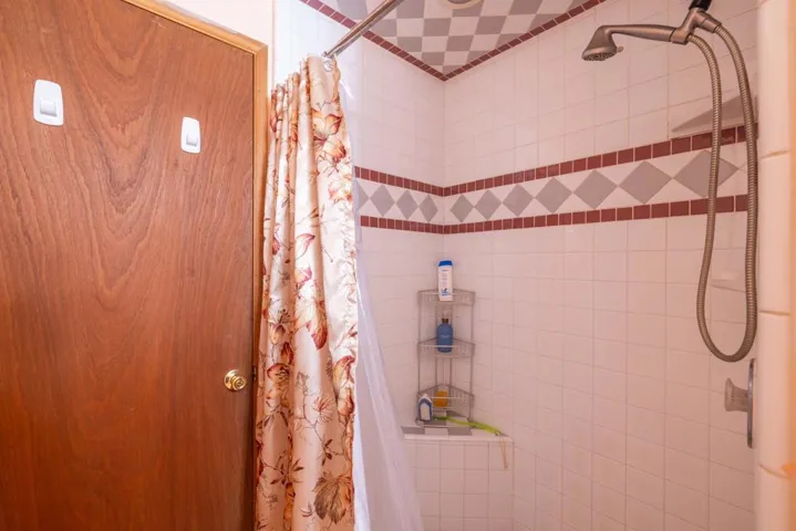 024_2nd Bathroom