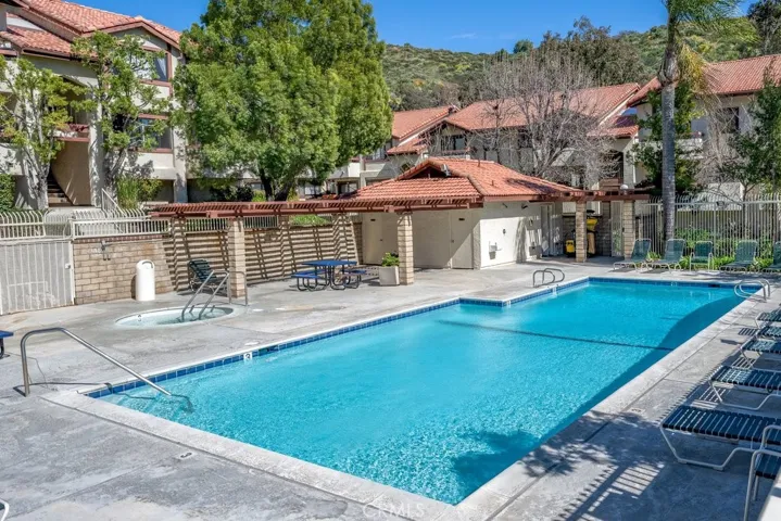 27919 Sarabande 422, Canyon Country, California 91387