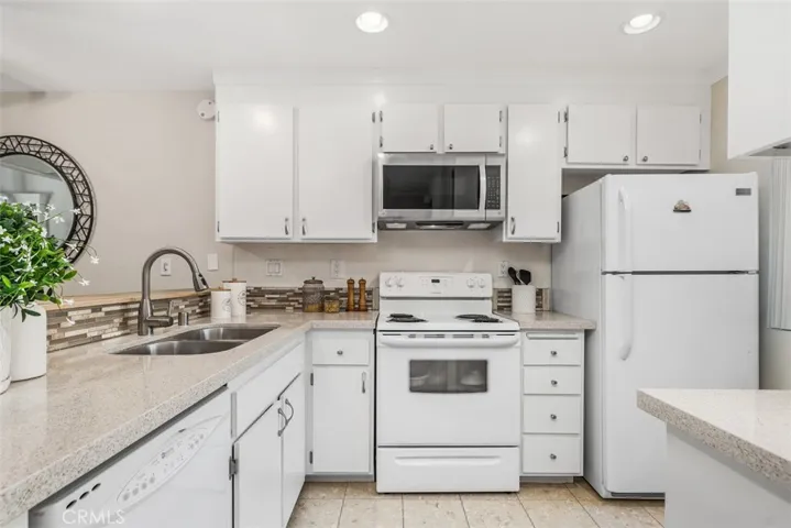 204 Pineview, Irvine, California 92620
