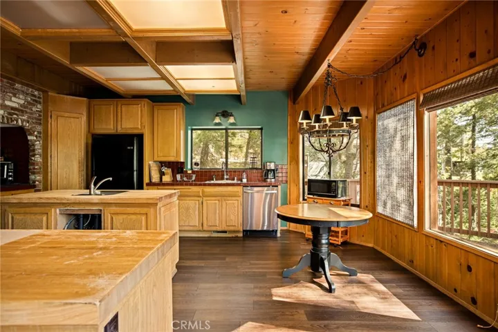 109 Old Toll, Blue Jay, California 92317