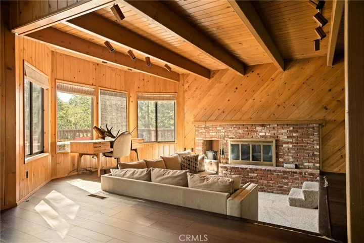 109 Old Toll, Blue Jay, California 92317