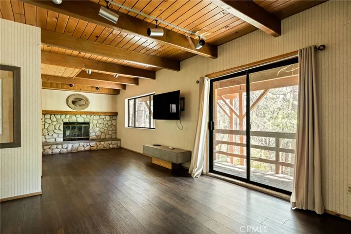 109 Old Toll, Blue Jay, California 92317