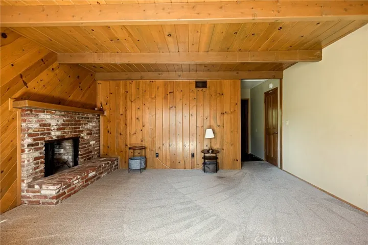 109 Old Toll, Blue Jay, California 92317
