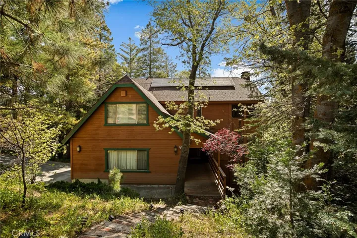 109 Old Toll, Blue Jay, California 92317