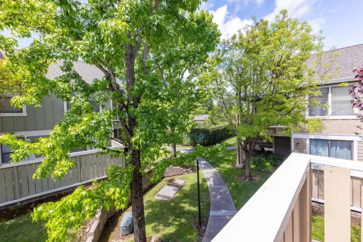 665 Cherry Avenue, Sonoma, California 95476