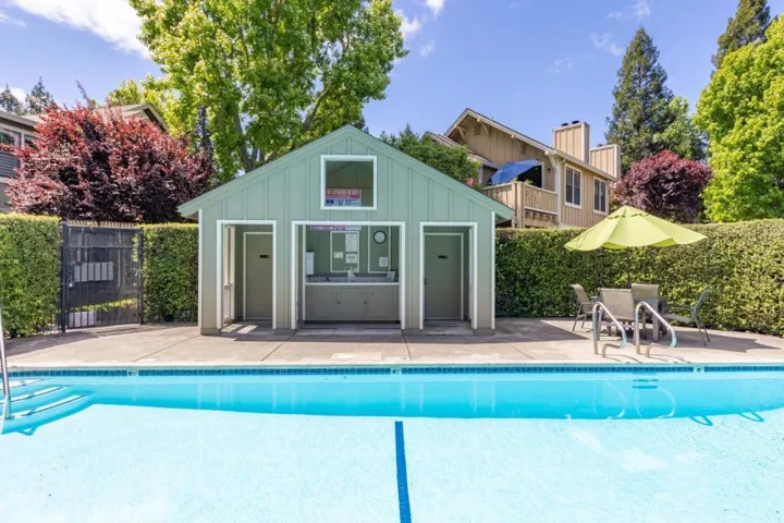 665 Cherry Avenue, Sonoma, California 95476