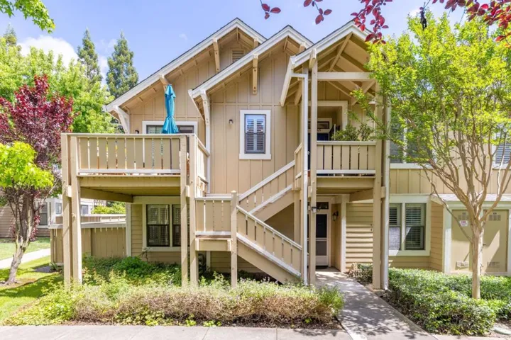 665 Cherry Avenue, Sonoma, California 95476