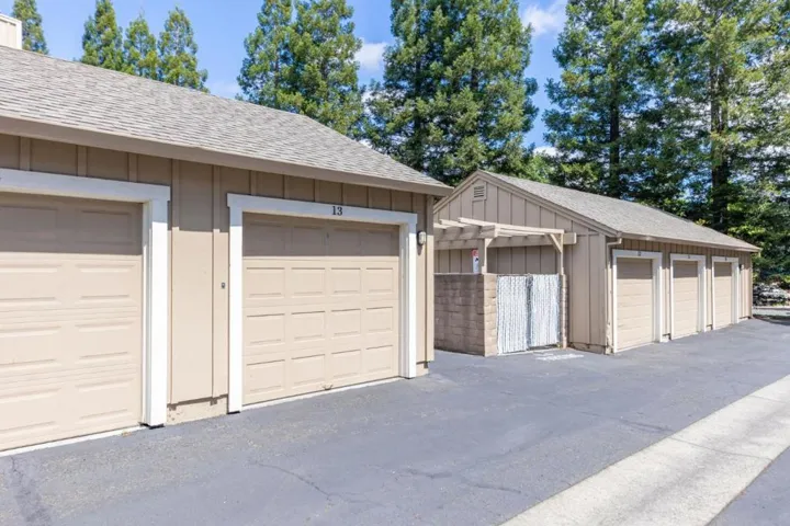665 Cherry Avenue, Sonoma, California 95476