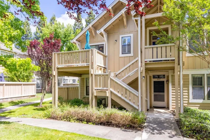 665 Cherry Avenue, Sonoma, California 95476