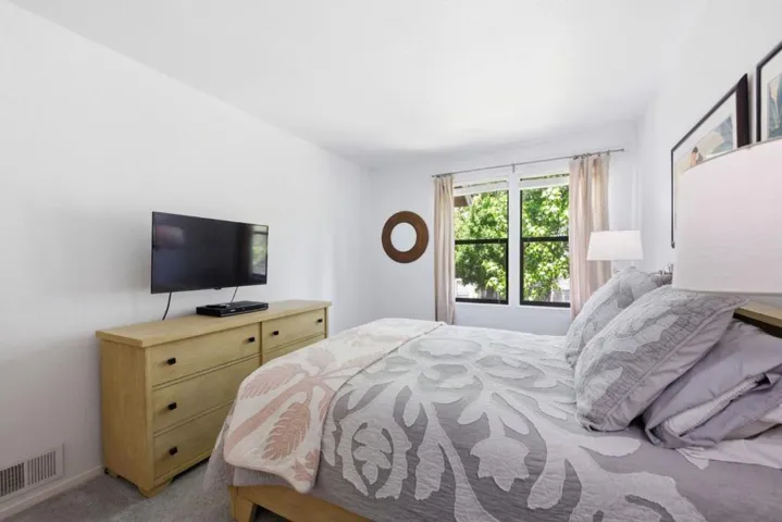 665 Cherry Avenue, Sonoma, California 95476