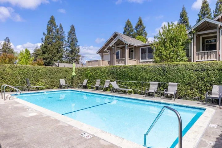 665 Cherry Avenue, Sonoma, California 95476