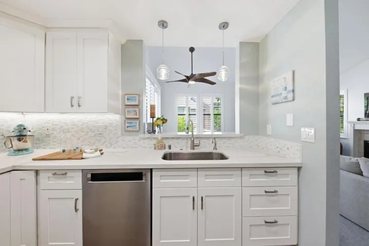 665 Cherry Avenue, Sonoma, California 95476