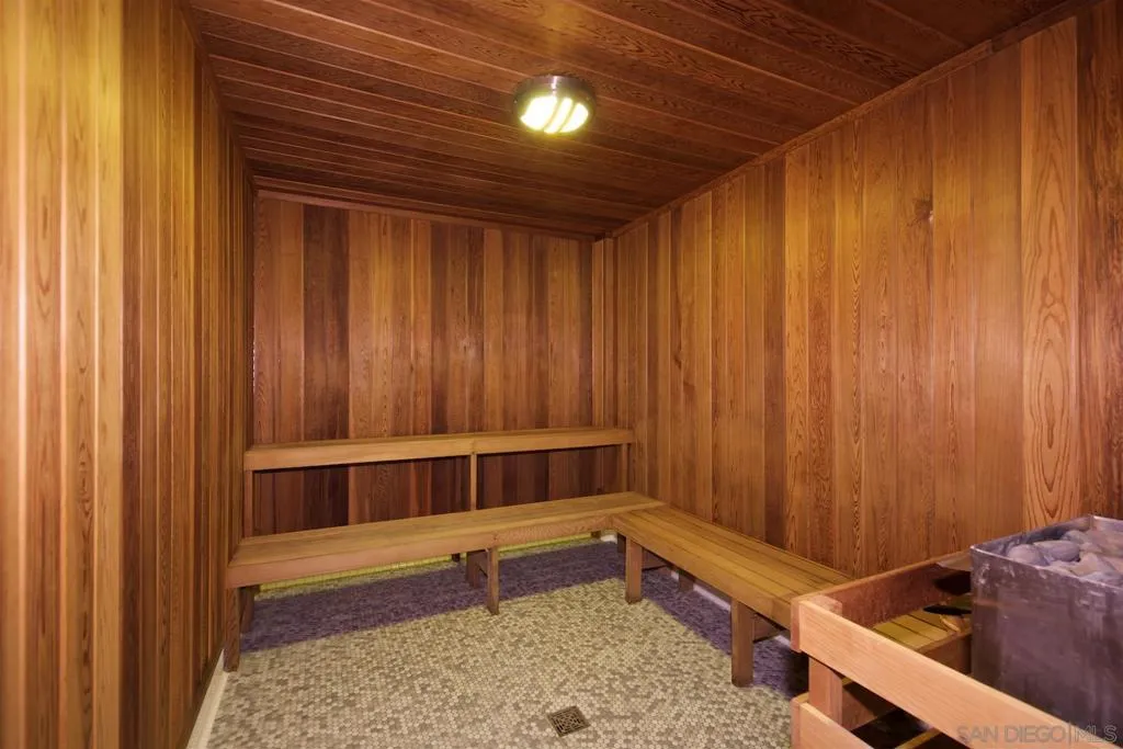 Swimming Pool/Hot Tub/Sauna