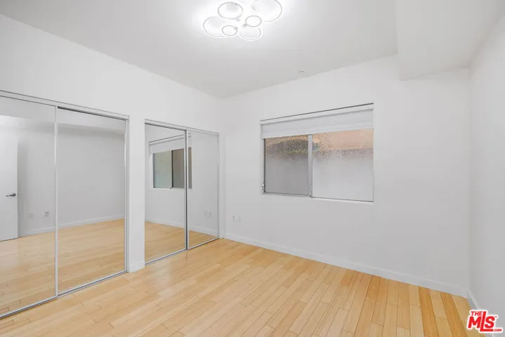 966 S St Andrews Place 104, Los Angeles, California 90019
