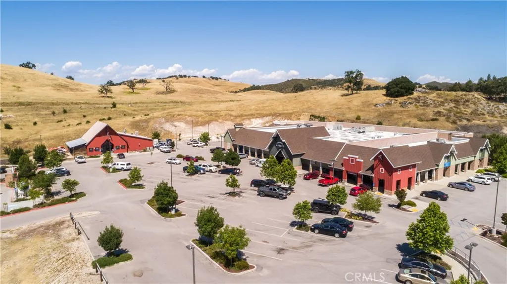 full size grocery store with deli/ bakery/butcher, restaurants, nail/hair salon, gym and K-8th grade school just outside the gates all a golf cart ride away.