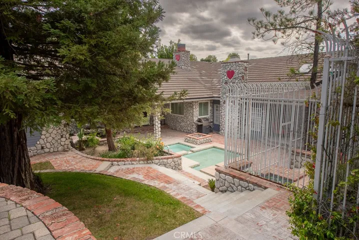 15657 Live Oak Springs Canyon, Canyon Country, California 91387