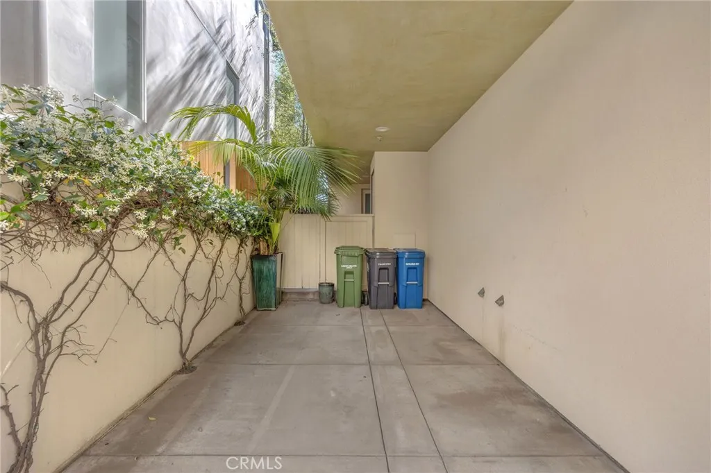 Carport spot