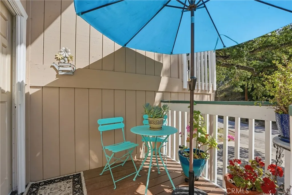 Front entry porch ample space for morning sun or afternoon shade.