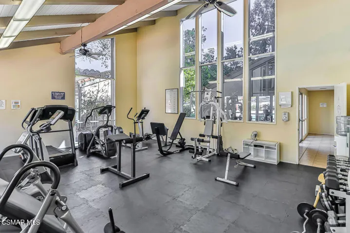 iOaknoll Clubhouse Gym and Pool16