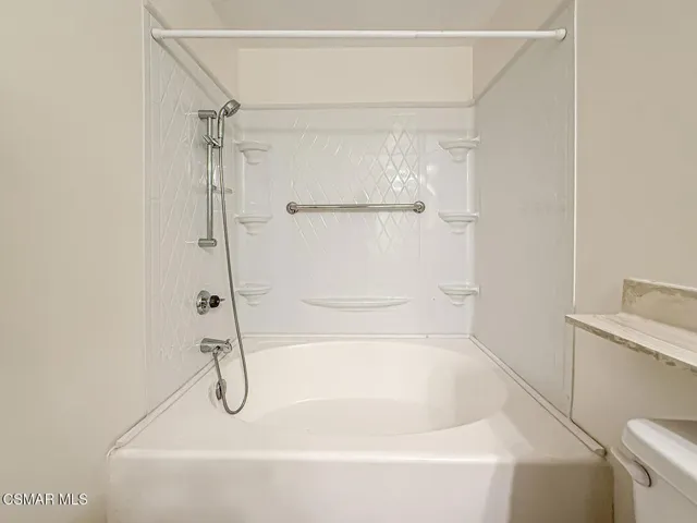 fPrimary Bedroom Suite5