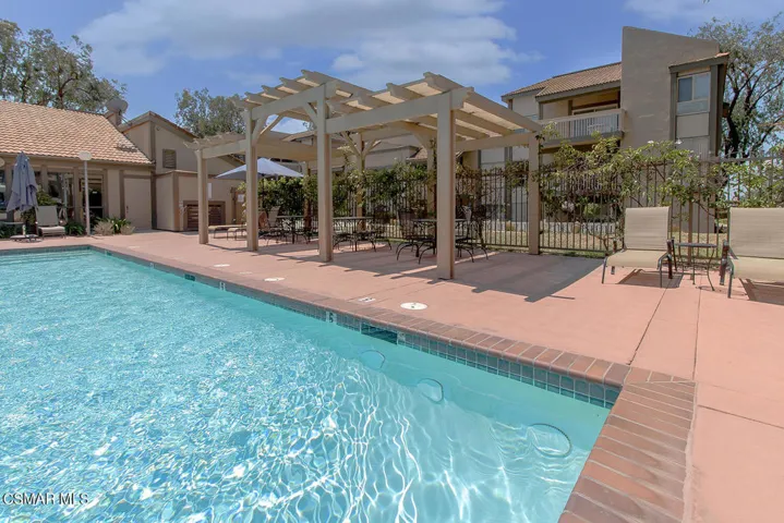 iOaknoll Clubhouse Gym and Pool13