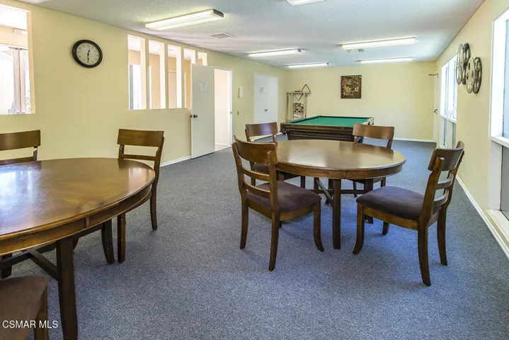 iOaknoll Clubhouse Gym and Pool6