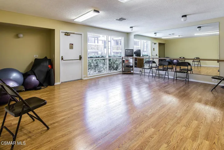 iOaknoll Clubhouse Gym and Pool5