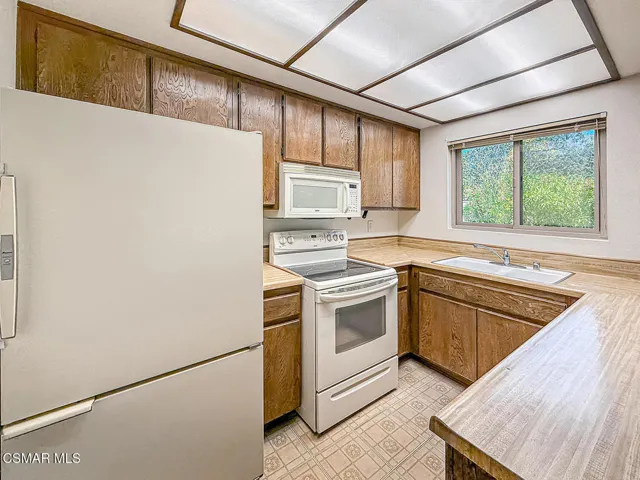 cDining and Kitchen5