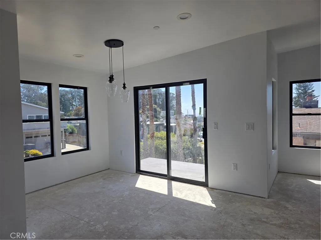 Dining in Vista duplex