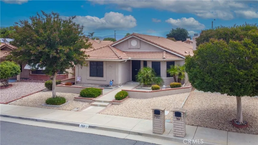 752 La Regal, Hemet, California 92545