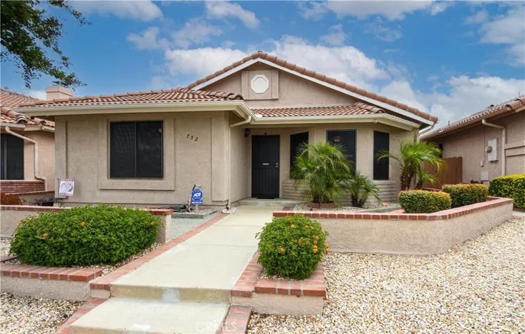 752 La Regal, Hemet, California 92545