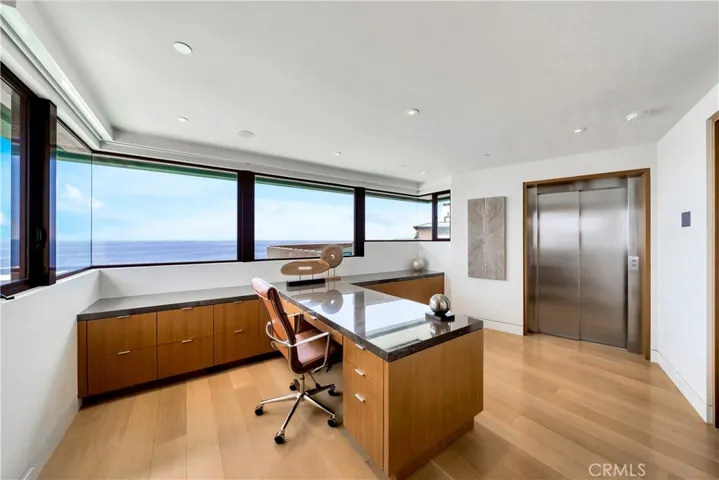 Executive office suite with panorama views and ensuite bathroom