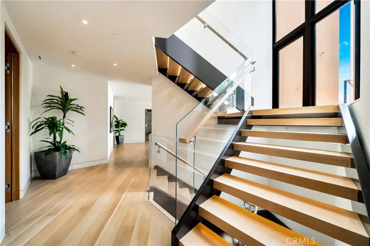 Natural light and additional door to backyard