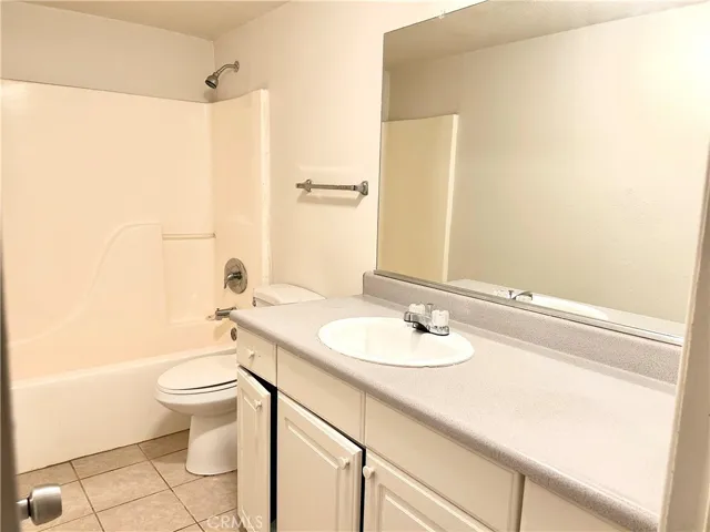 Please note photos displayed were taken in 2022 prior to tenants taking occupancy.