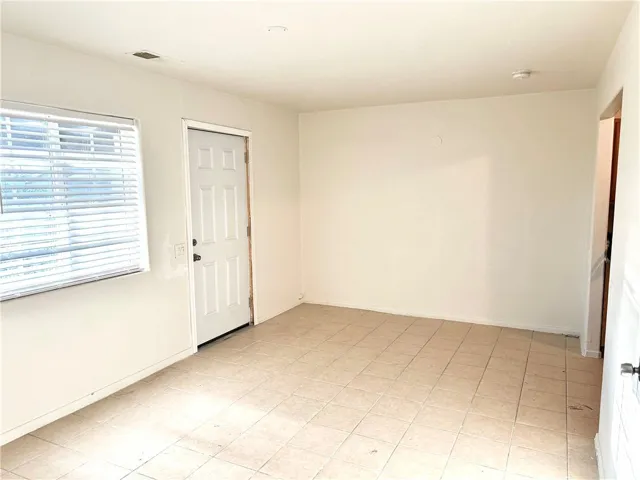 Please note photos displayed were taken in 2022 prior to tenants taking occupancy.