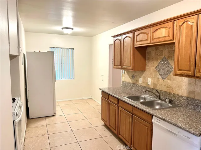 Please note photos displayed were taken in 2022 prior to tenants taking occupancy.